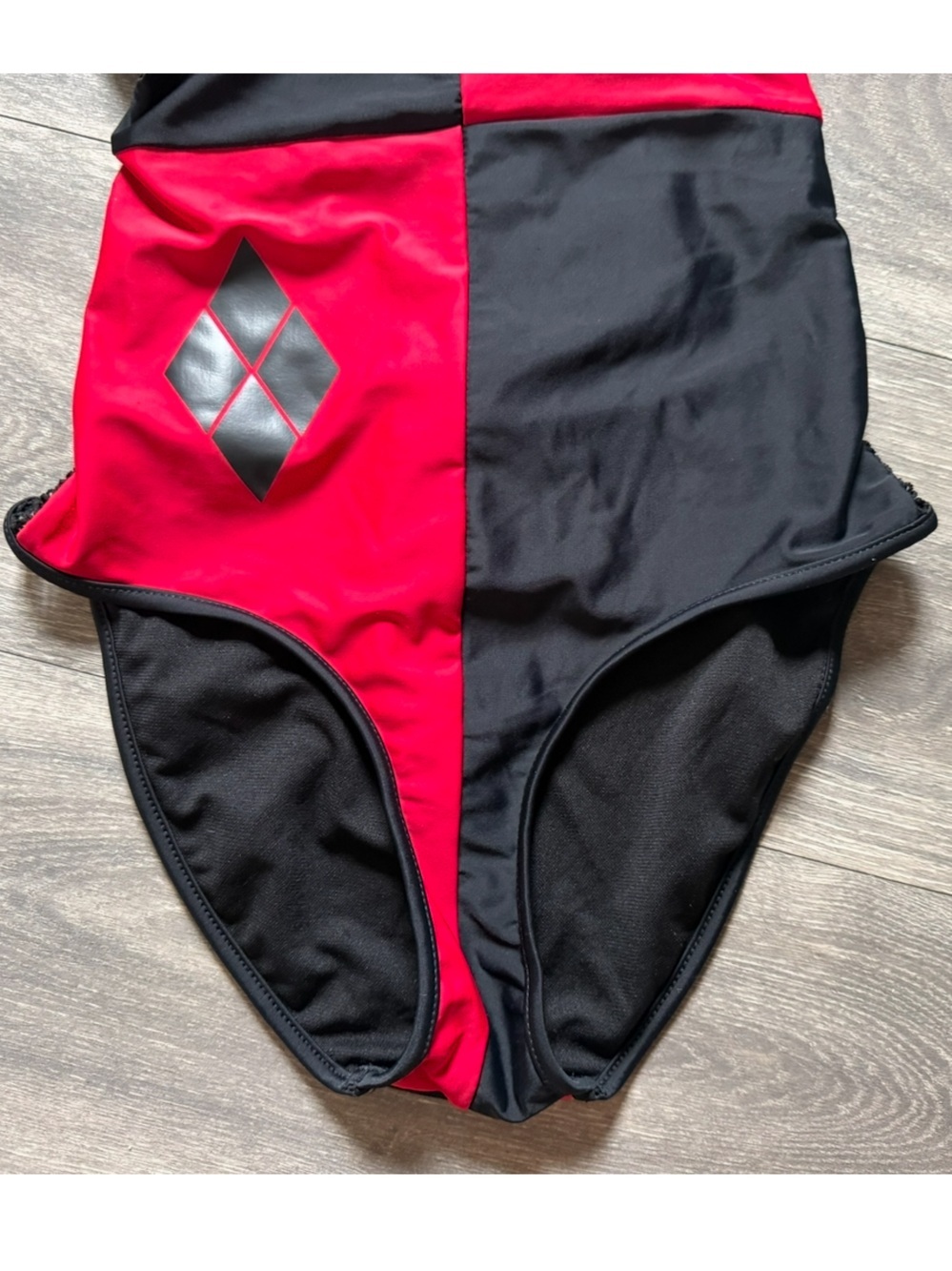 Dc Comics Harley Quinn Cosplay Diamond Mesh Net Panel One-Piece Swimsuit. Size M - Picture 6 of 10